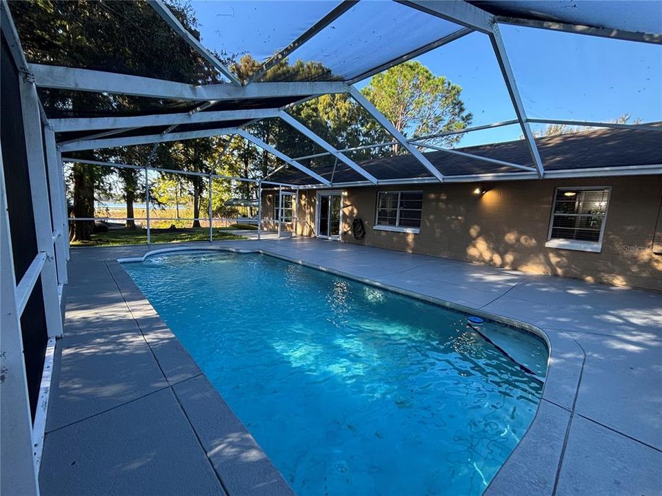 For Sale: $375,000 (3 beds, 3 baths, 1542 Square Feet)