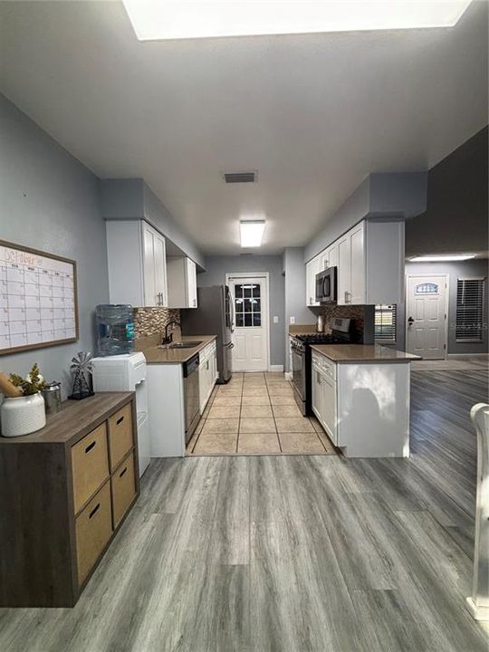 For Sale: $375,000 (3 beds, 3 baths, 1542 Square Feet)