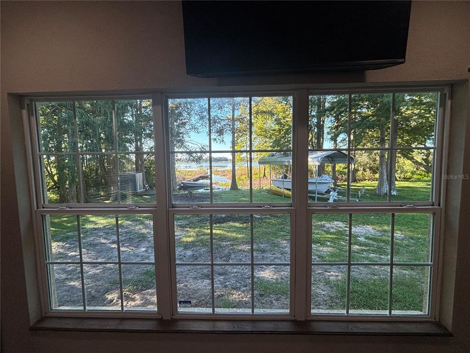 For Sale: $375,000 (3 beds, 3 baths, 1542 Square Feet)