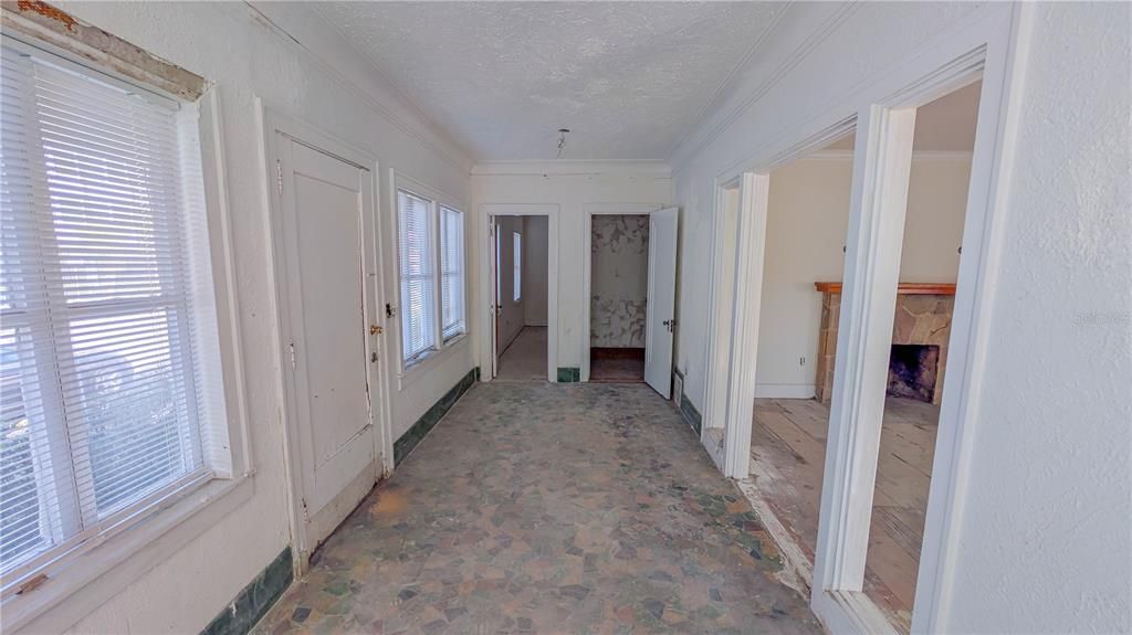 For Sale: $875,000 (4 beds, 3 baths, 1947 Square Feet)