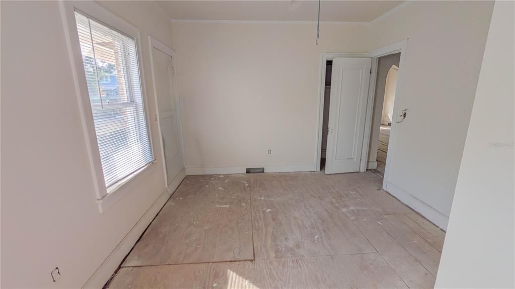 For Sale: $875,000 (4 beds, 3 baths, 1947 Square Feet)