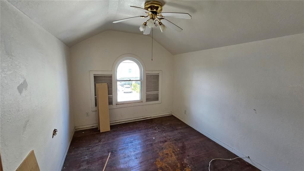 For Sale: $875,000 (4 beds, 3 baths, 1947 Square Feet)