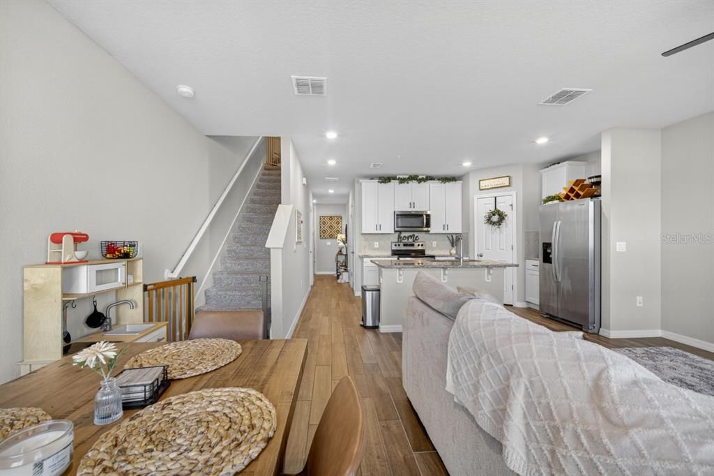 For Sale: $357,495 (3 beds, 2 baths, 1481 Square Feet)