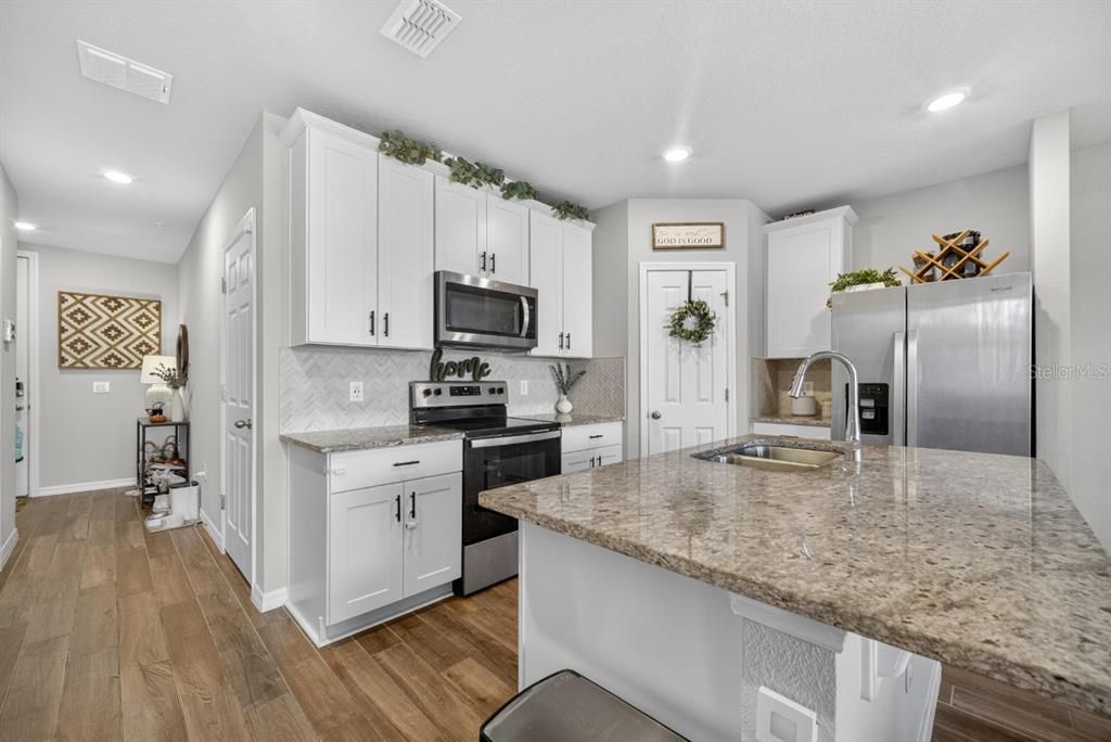 For Sale: $357,495 (3 beds, 2 baths, 1481 Square Feet)