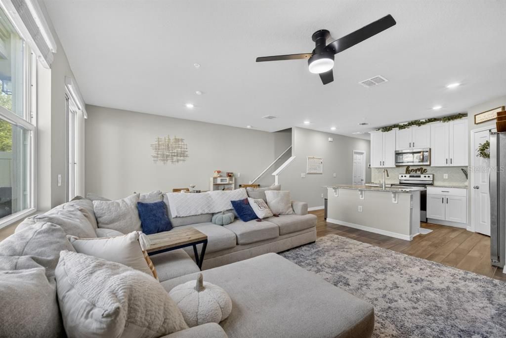 For Sale: $357,495 (3 beds, 2 baths, 1481 Square Feet)