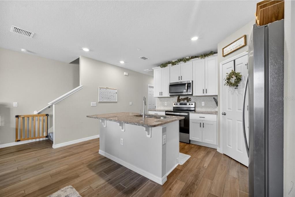 For Sale: $357,495 (3 beds, 2 baths, 1481 Square Feet)