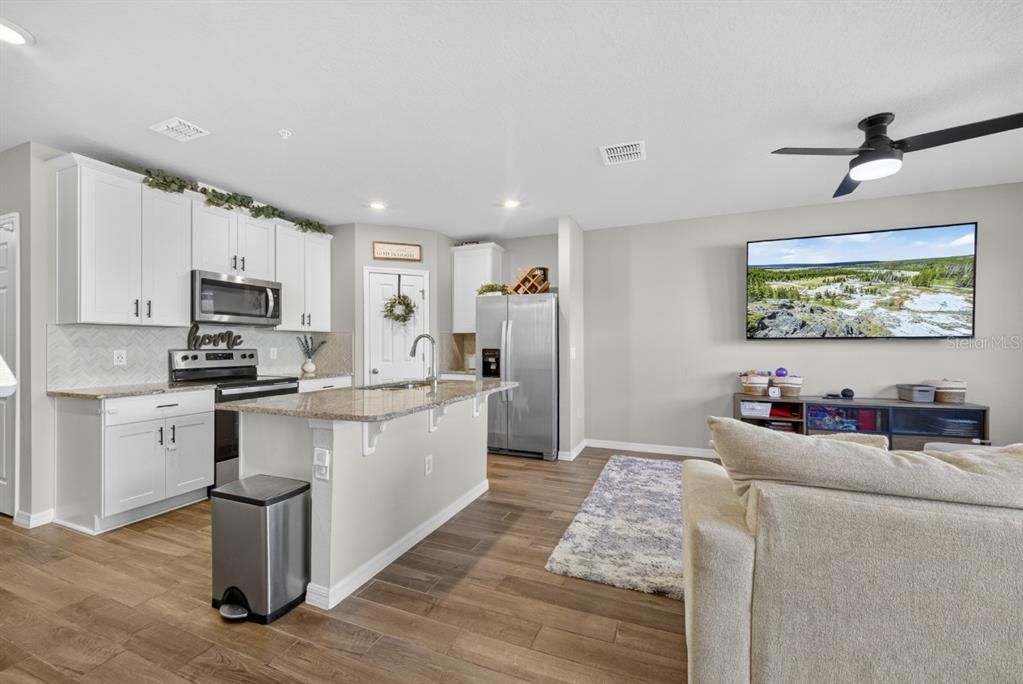 For Sale: $357,495 (3 beds, 2 baths, 1481 Square Feet)