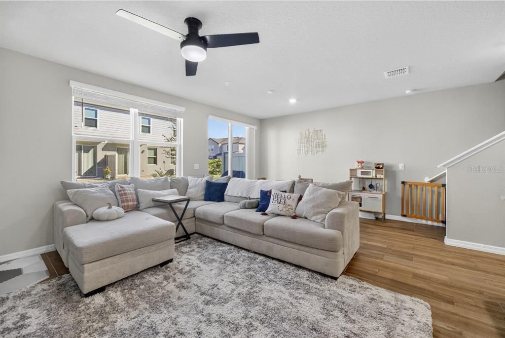 For Sale: $357,495 (3 beds, 2 baths, 1481 Square Feet)