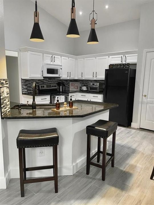 出租: $2,475 (4 贝兹, 3 浴室, 1918 平方英尺)