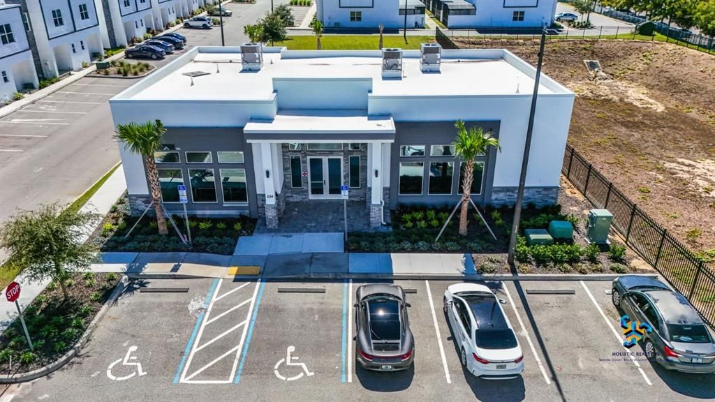 合同活跃: $399,990 (4 贝兹, 4 浴室, 2020 平方英尺)