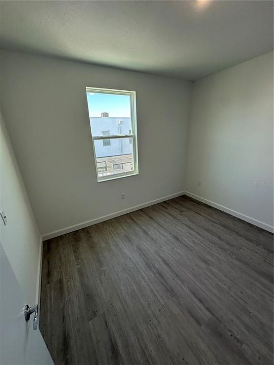 合同活跃: $399,990 (4 贝兹, 4 浴室, 2020 平方英尺)