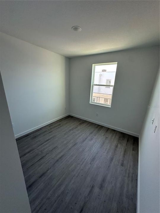 合同活跃: $399,990 (4 贝兹, 4 浴室, 2020 平方英尺)