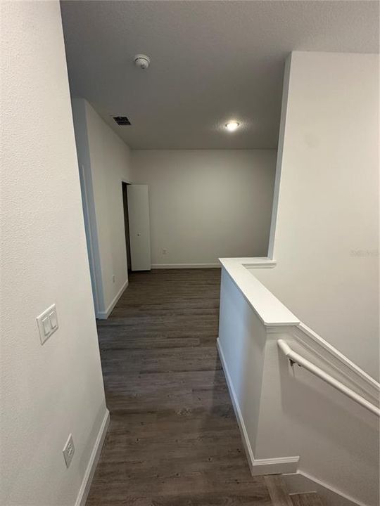 合同活跃: $399,990 (4 贝兹, 4 浴室, 2020 平方英尺)