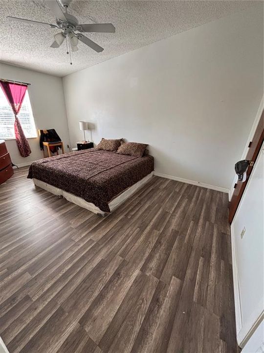 На продажу: $158,000 (2 спален, 2 ванн, 1408 Квадратных фут)