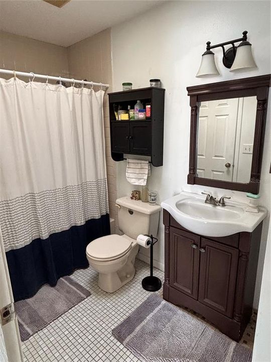 На продажу: $158,000 (2 спален, 2 ванн, 1408 Квадратных фут)