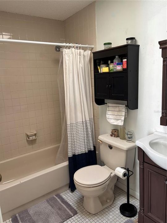 На продажу: $158,000 (2 спален, 2 ванн, 1408 Квадратных фут)