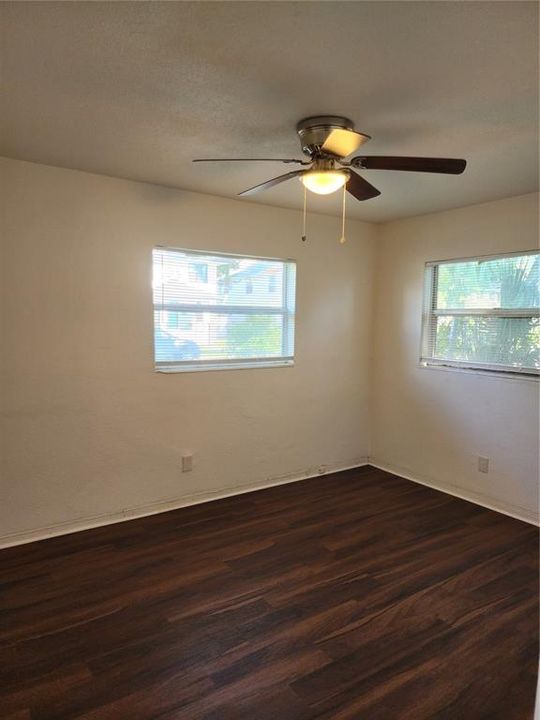 For Rent: $1,300 (1 beds, 1 baths, 550 Square Feet)