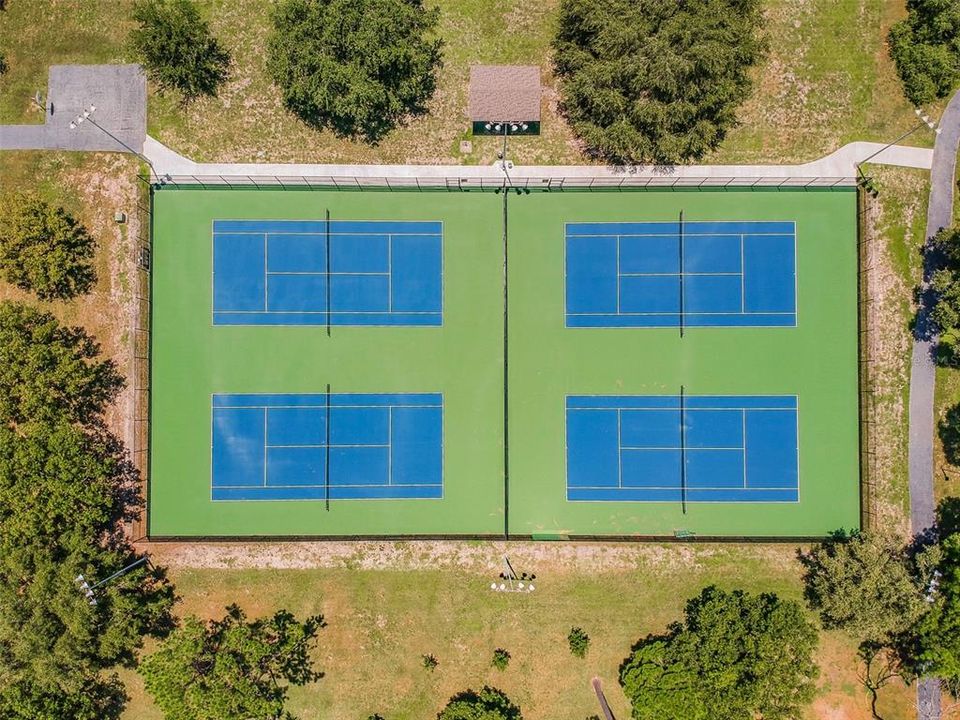 En Venta: $634,000 (4 camas, 2 baños, 1985 Pies cuadrados)