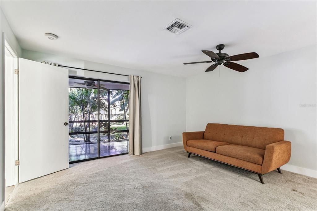 En Venta: $634,000 (4 camas, 2 baños, 1985 Pies cuadrados)