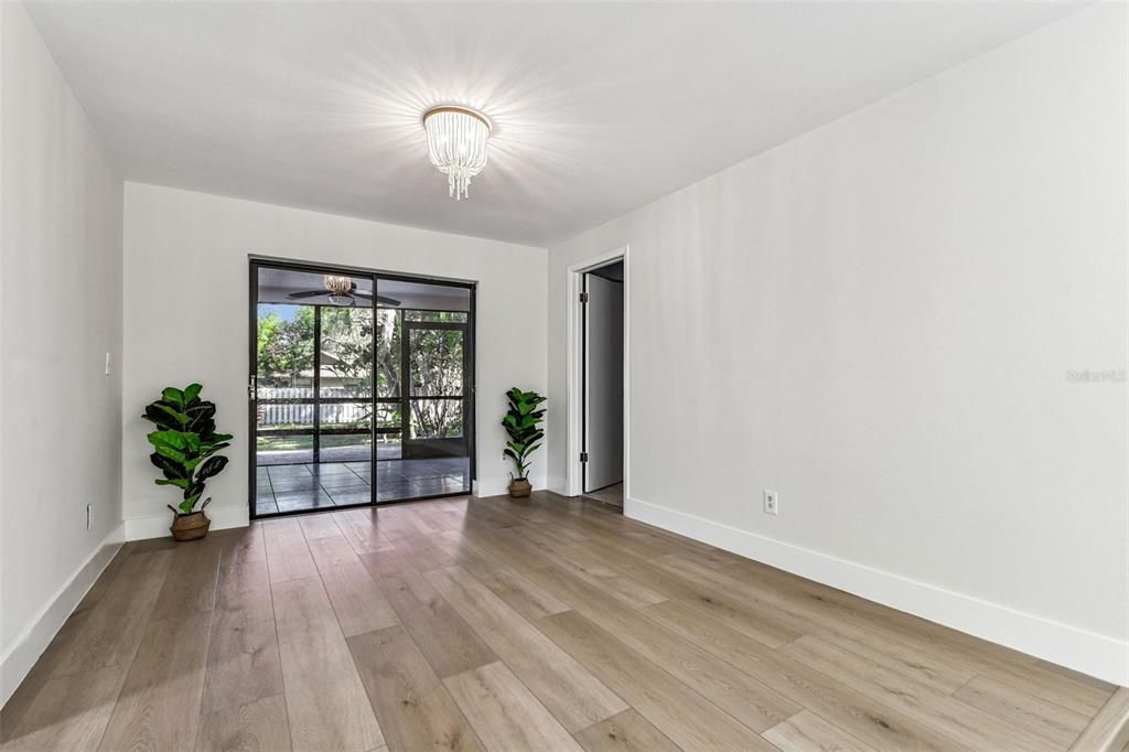 En Venta: $634,000 (4 camas, 2 baños, 1985 Pies cuadrados)