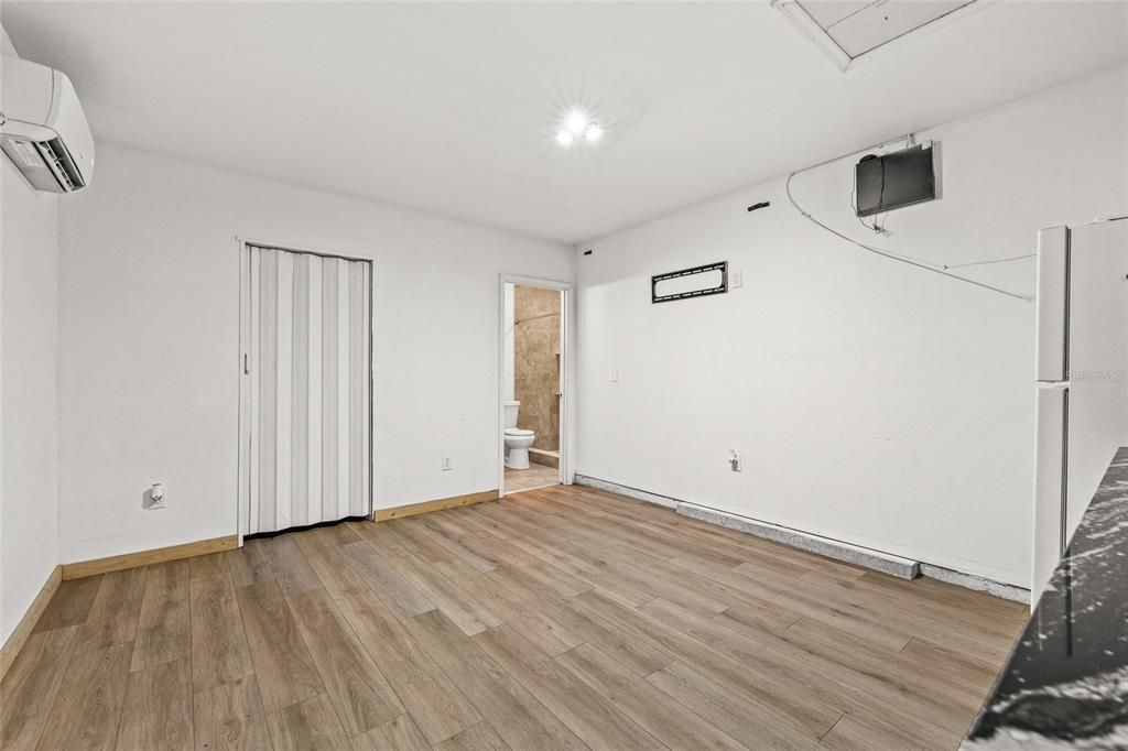 Activo con contrato: $359,900 (3 camas, 2 baños, 1244 Pies cuadrados)