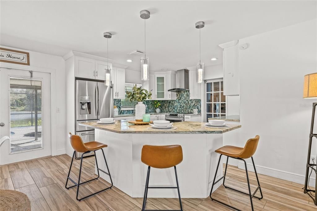 Activo con contrato: $359,900 (3 camas, 2 baños, 1244 Pies cuadrados)