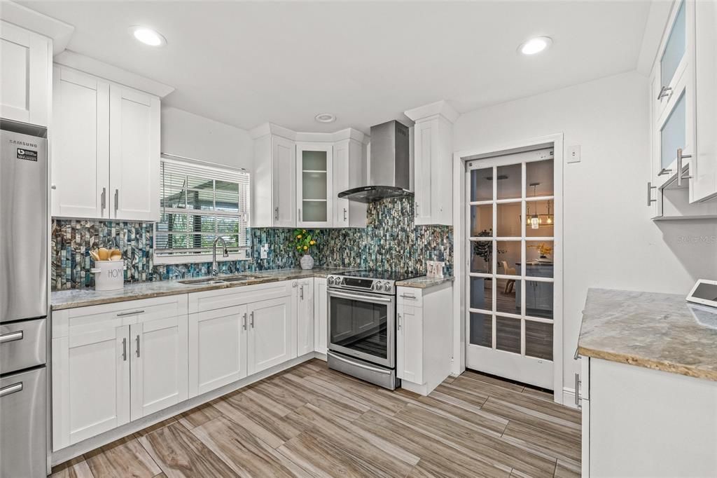 Activo con contrato: $359,900 (3 camas, 2 baños, 1244 Pies cuadrados)