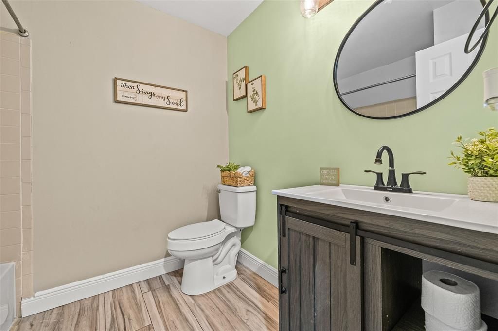 Activo con contrato: $359,900 (3 camas, 2 baños, 1244 Pies cuadrados)