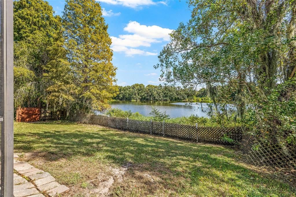 Activo con contrato: $359,900 (3 camas, 2 baños, 1244 Pies cuadrados)