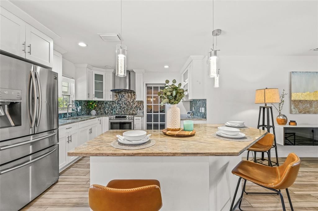 Activo con contrato: $359,900 (3 camas, 2 baños, 1244 Pies cuadrados)