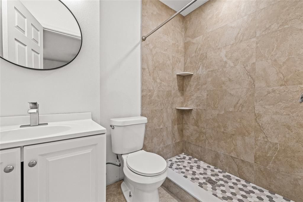 Activo con contrato: $359,900 (3 camas, 2 baños, 1244 Pies cuadrados)