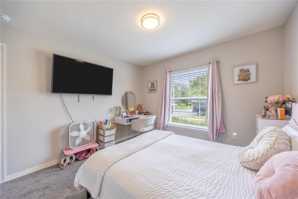 For Sale: $369,900 (4 beds, 2 baths, 2044 Square Feet)