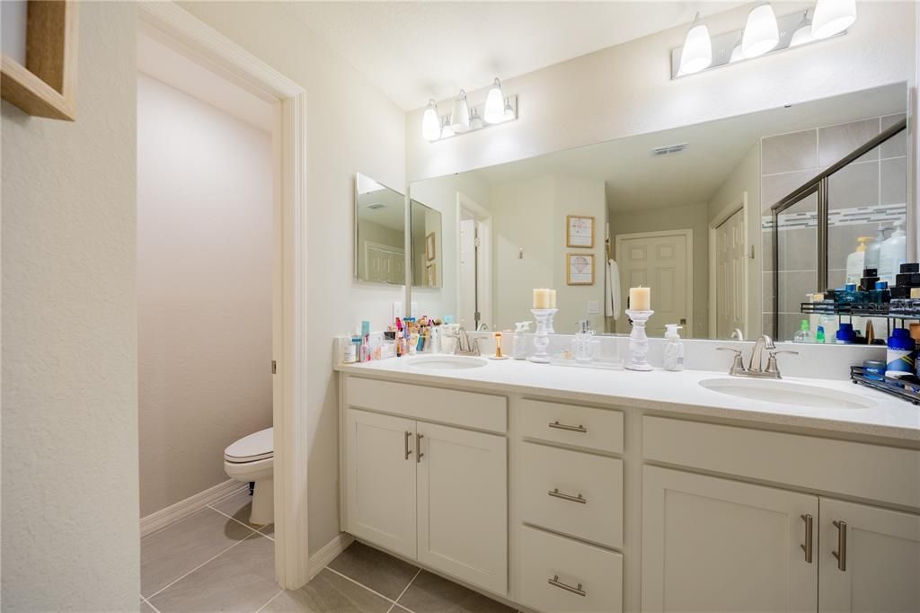 For Sale: $369,900 (4 beds, 2 baths, 2044 Square Feet)