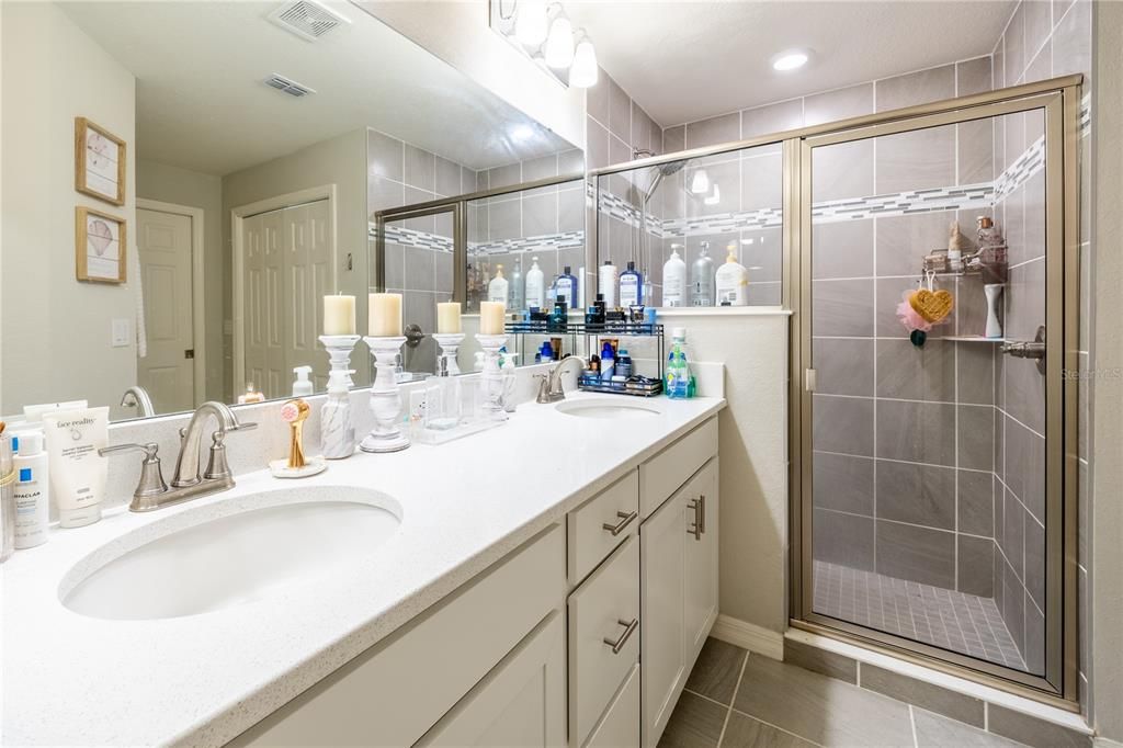 For Sale: $369,900 (4 beds, 2 baths, 2044 Square Feet)