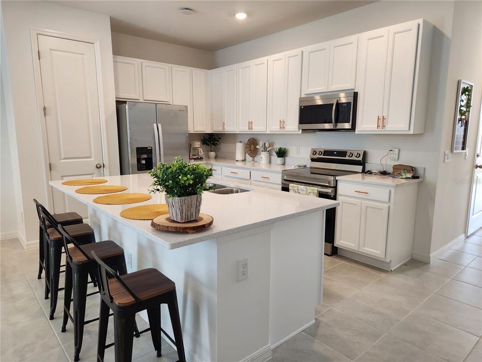 На продажу: $305,000 (3 спален, 2 ванн, 1622 Квадратных фут)