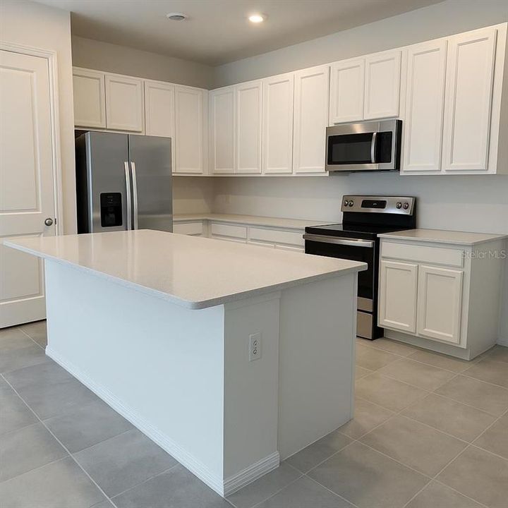 На продажу: $305,000 (3 спален, 2 ванн, 1622 Квадратных фут)