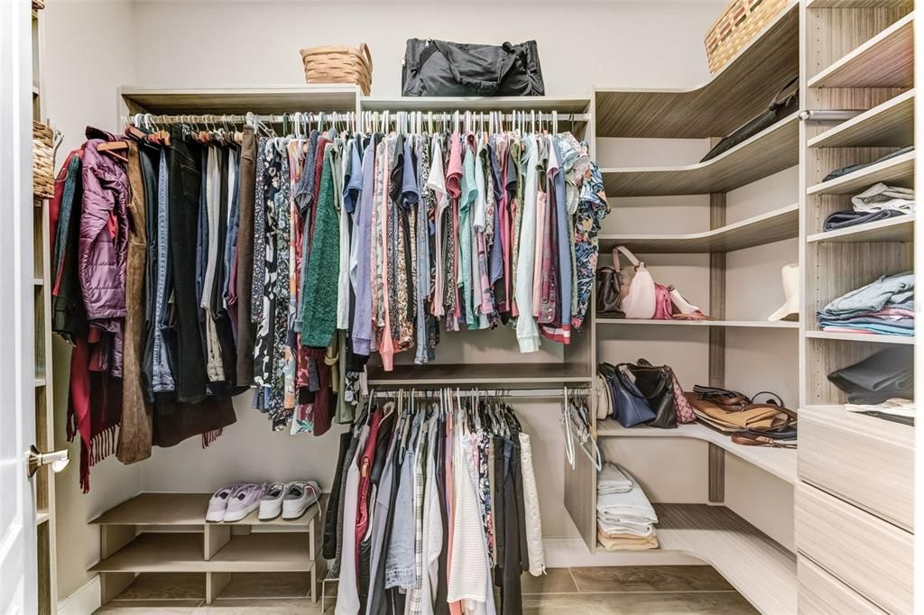 For Sale: $599,000 (4 beds, 5 baths, 3282 Square Feet)