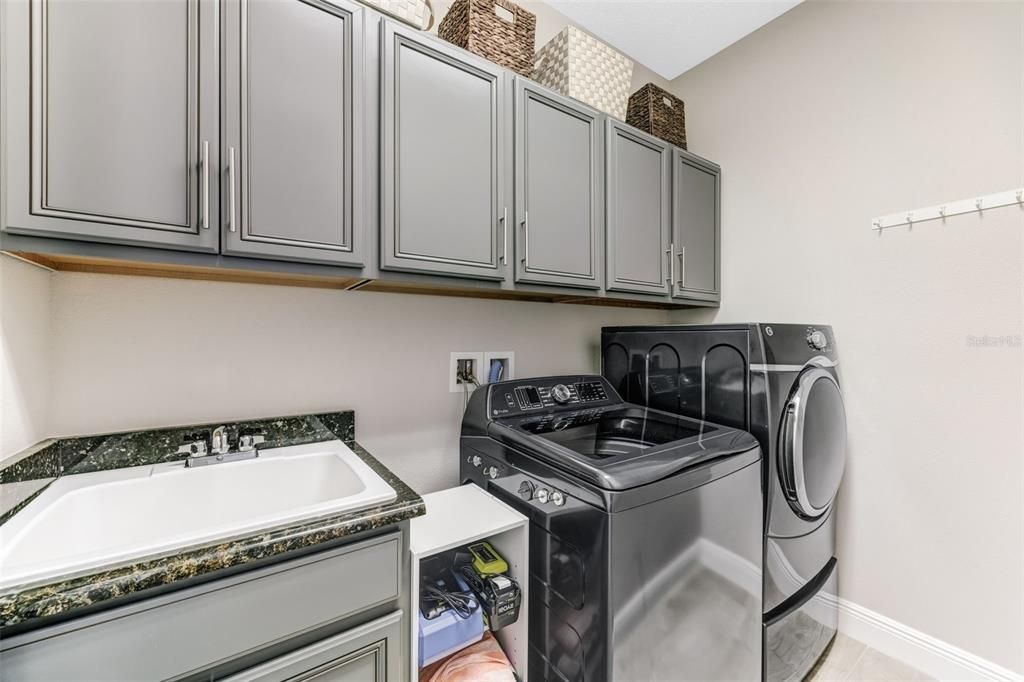 For Sale: $599,000 (4 beds, 5 baths, 3282 Square Feet)