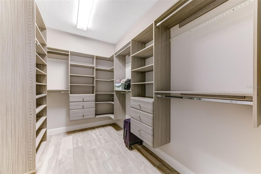 For Sale: $599,000 (4 beds, 5 baths, 3282 Square Feet)