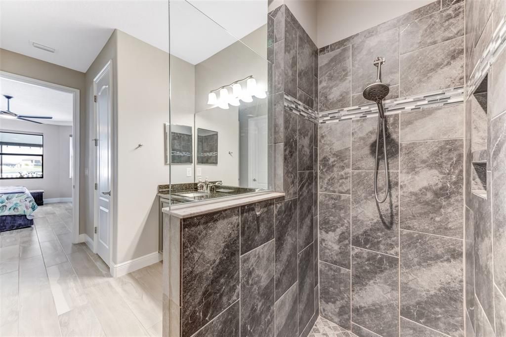 For Sale: $599,000 (4 beds, 5 baths, 3282 Square Feet)