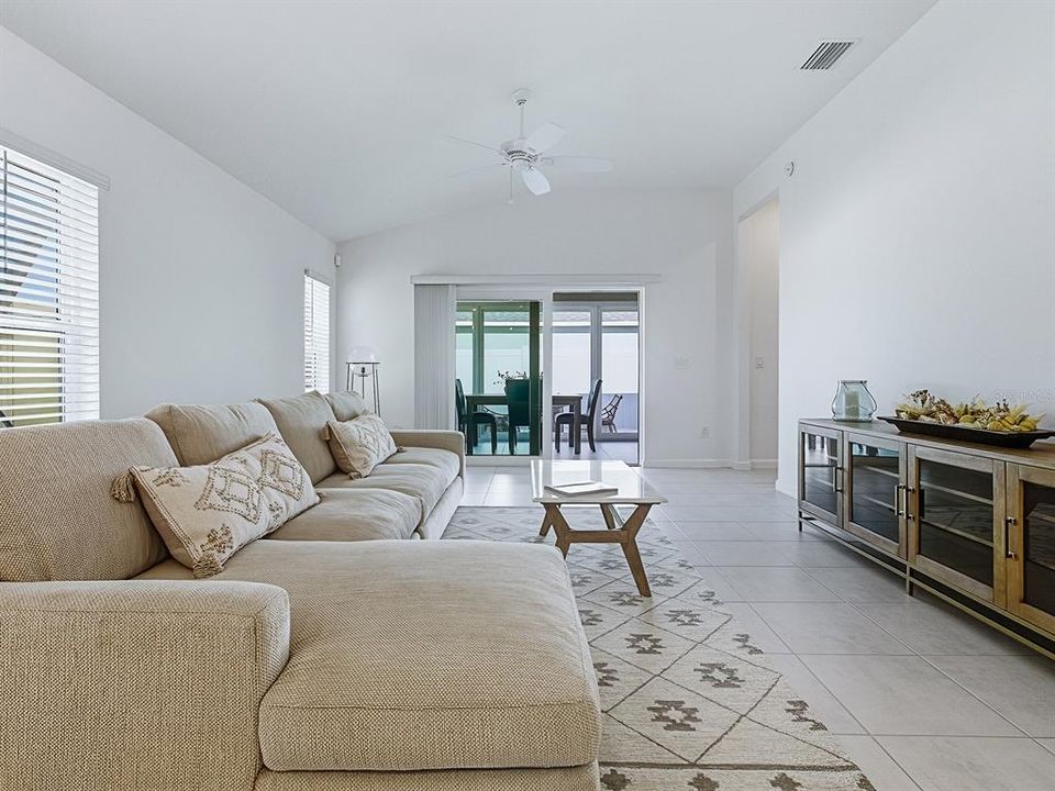 For Sale: $459,900 (3 beds, 2 baths, 1525 Square Feet)