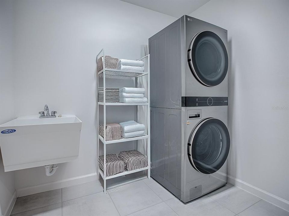 For Sale: $459,900 (3 beds, 2 baths, 1525 Square Feet)