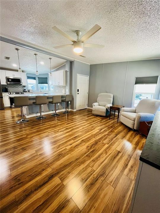 En Venta: $325,000 (2 camas, 2 baños, 1092 Pies cuadrados)