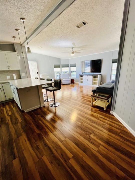 En Venta: $325,000 (2 camas, 2 baños, 1092 Pies cuadrados)