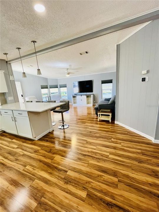 En Venta: $325,000 (2 camas, 2 baños, 1092 Pies cuadrados)