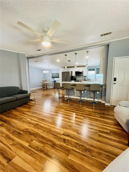 En Venta: $325,000 (2 camas, 2 baños, 1092 Pies cuadrados)