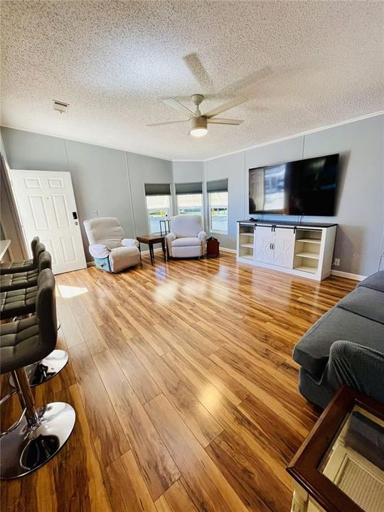 En Venta: $325,000 (2 camas, 2 baños, 1092 Pies cuadrados)