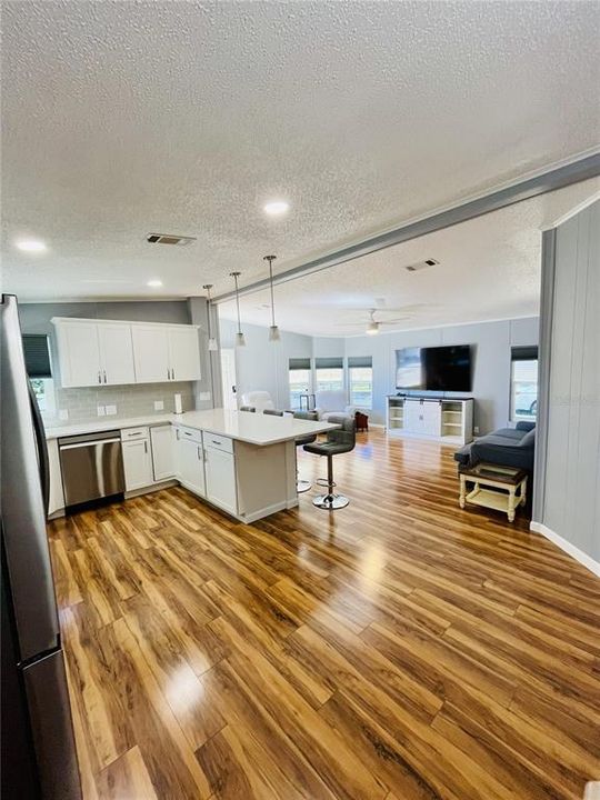 En Venta: $325,000 (2 camas, 2 baños, 1092 Pies cuadrados)