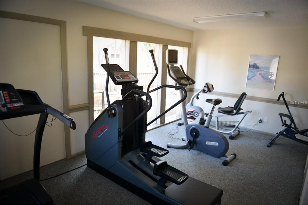 For Sale: $100,000 (1 beds, 1 baths, 768 Square Feet)