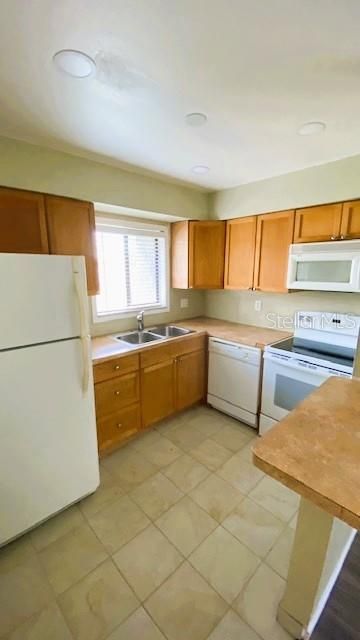 For Sale: $100,000 (1 beds, 1 baths, 768 Square Feet)